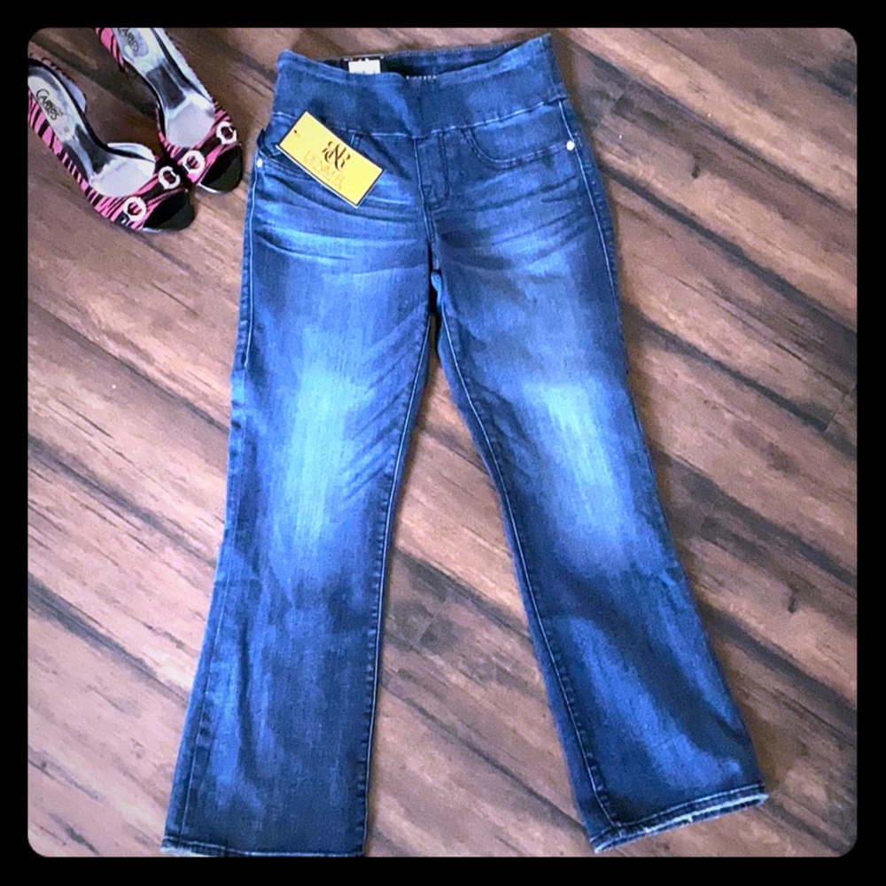 Rock & Republic Pull-on DenimRx crop jeans 🌟